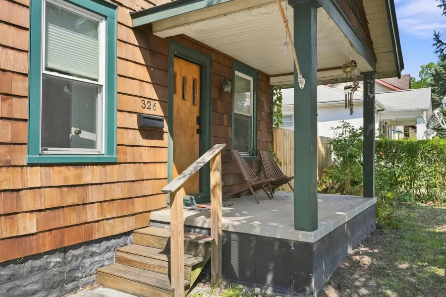 326 W Robert Avenue, Hazel Park, MI 48030 - #2