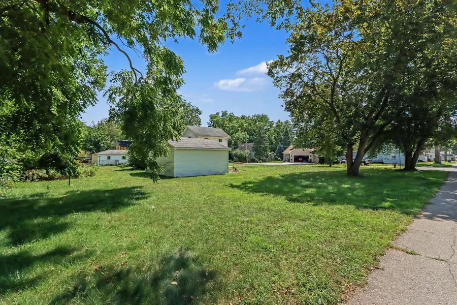 303 E State Street, Vicksburg, MI 49097 - #2