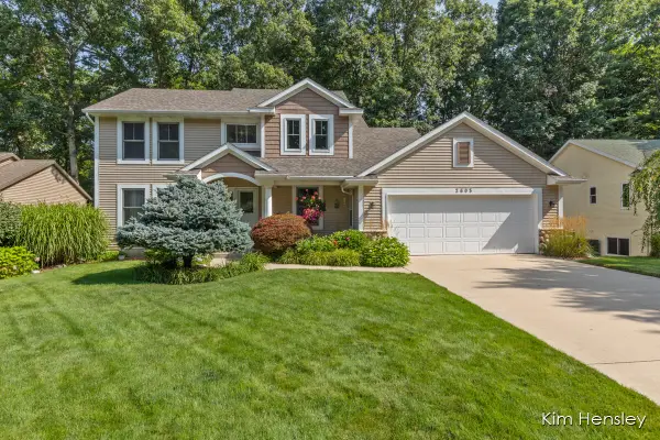 2603 Golfbury Drive Sw, Wyoming, MI 49519