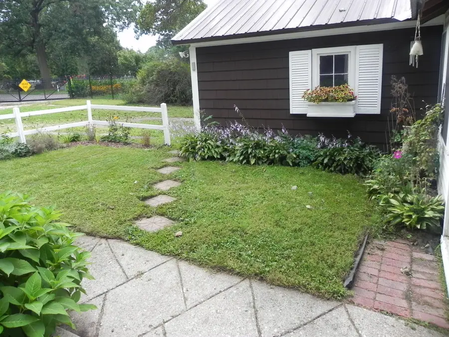 413 S Monroe Street, Sturgis, MI 49091 - #3