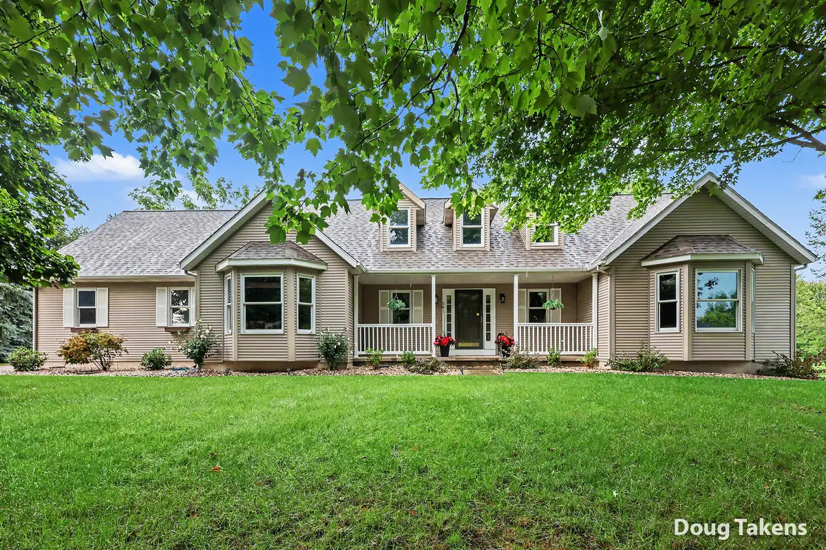 381 White Stag Court Sw, Grandville, MI 49418 - #1