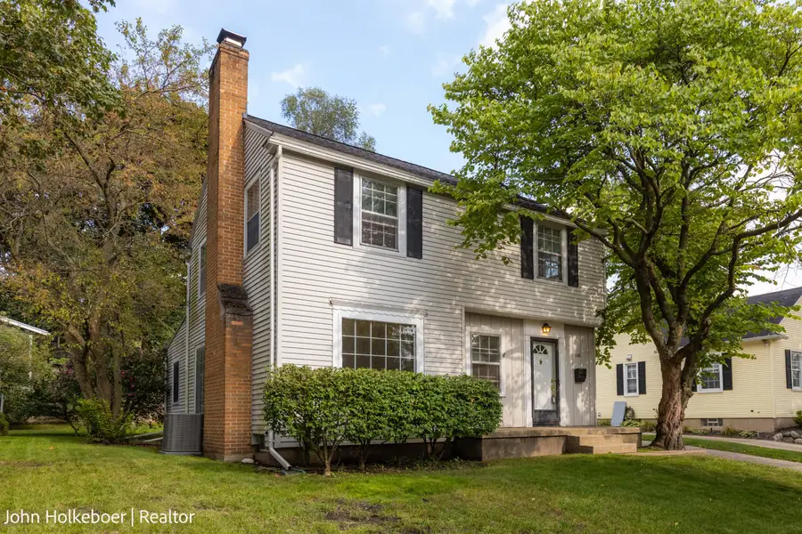 1126 Kenesaw Drive Se, East Grand Rapids, MI 49506 - #2