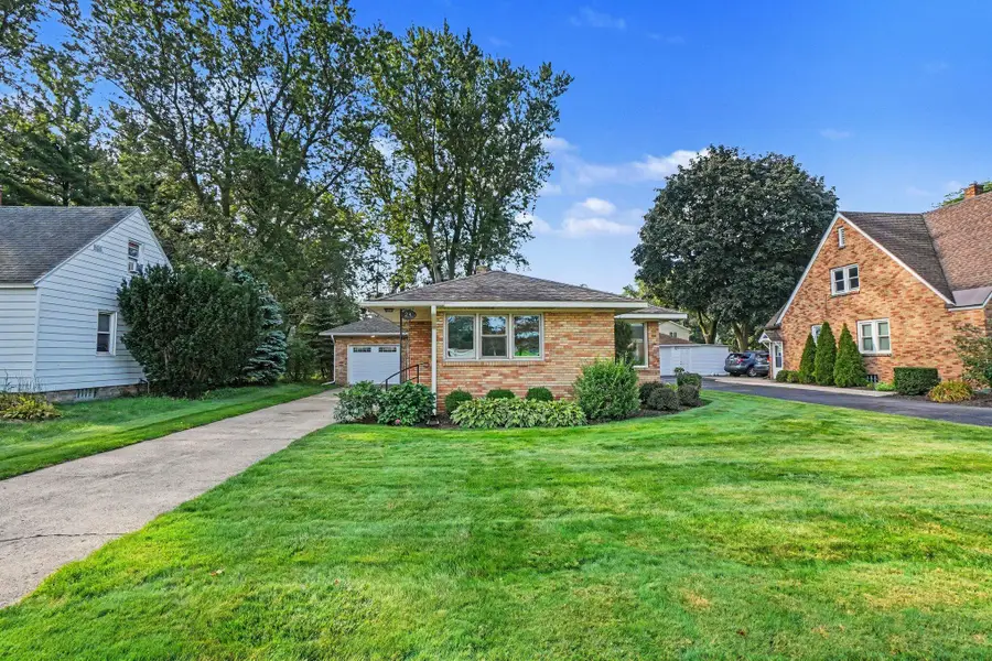 24 E 32nd Street, Holland, MI 49423 - #2