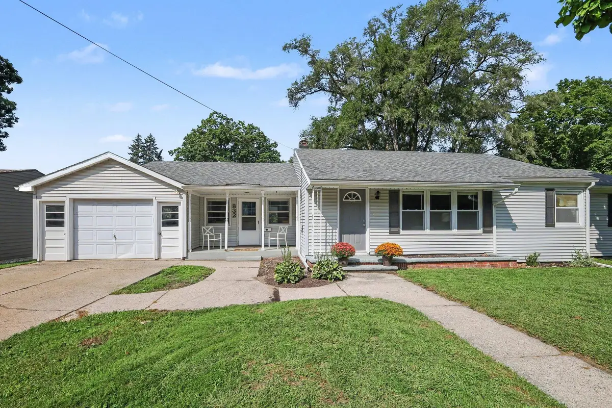 832 N Jefferson Street, Lowell, MI 49331 - #1