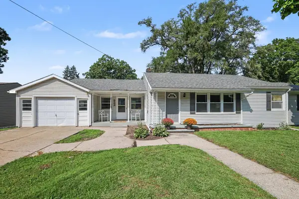 832 N Jefferson Street, Lowell, MI 49331