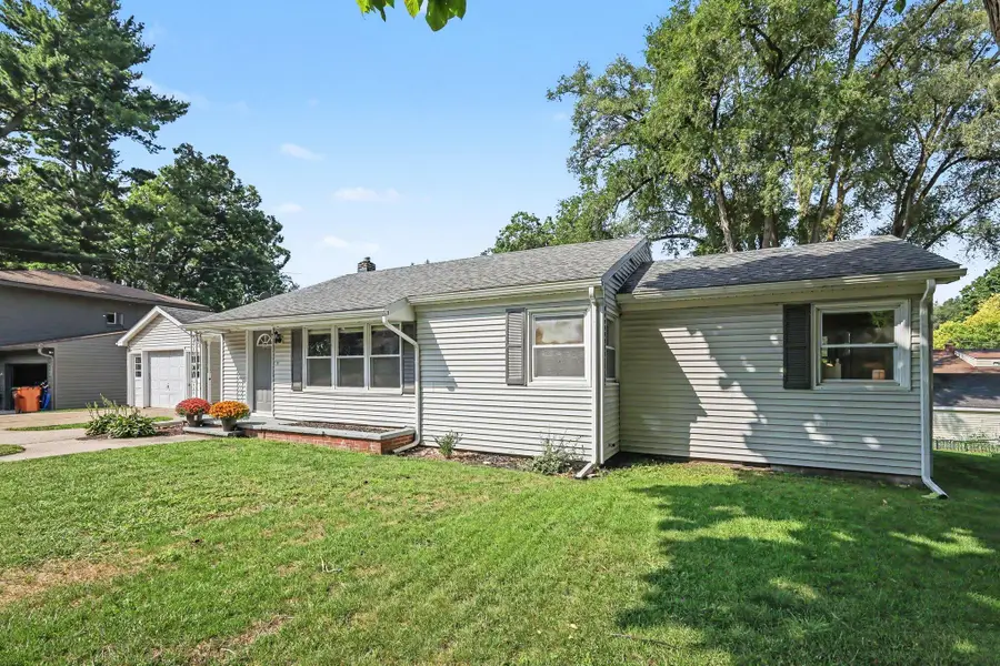 832 N Jefferson Street, Lowell, MI 49331 - #3