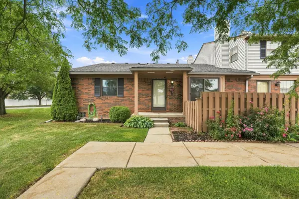 2071 Vine Way Drive #82, Canton, MI 48188