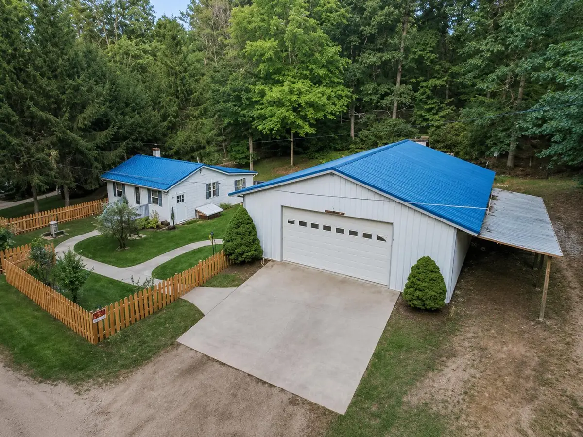3944 Truesdale Avenue, Newaygo, MI 49337 - #1