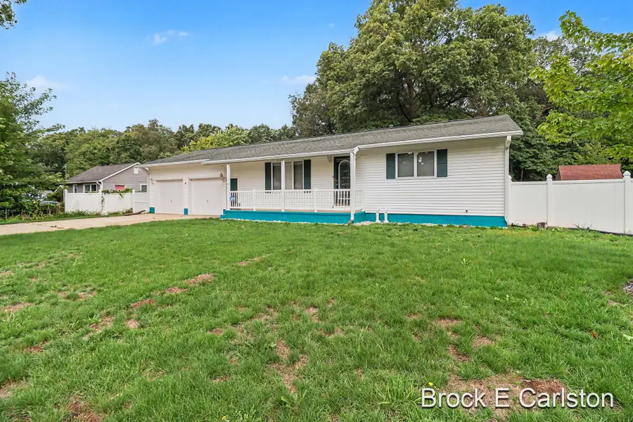2756 Marquette Avenue, Muskegon, MI 49442 - #3