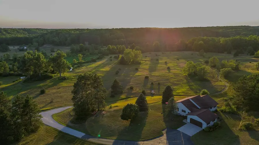 8055 N 7, Mesick, MI 49668 - #3