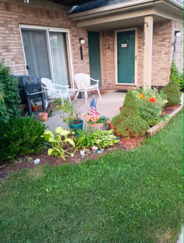 24134 Wedgewood Circle #39, Warren, MI 48091