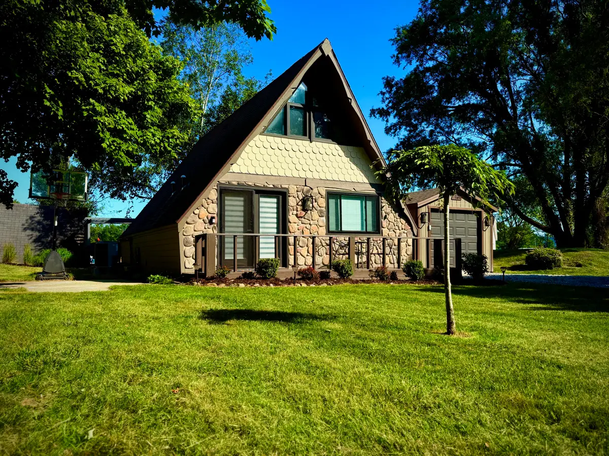 1864 N 24th Avenue, Mears, MI 49436 - #1