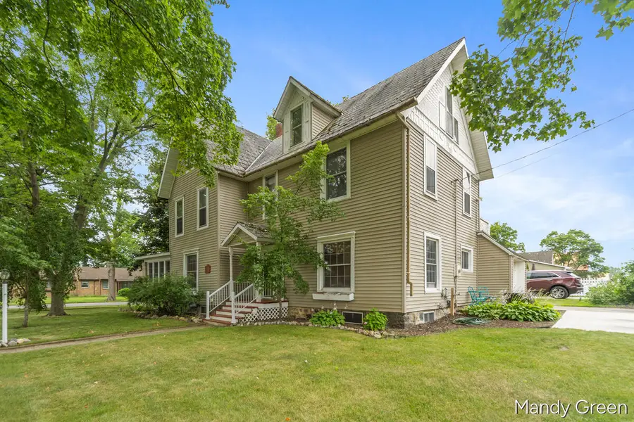 118 S 2nd Street, Carson City, MI 48811 - #2