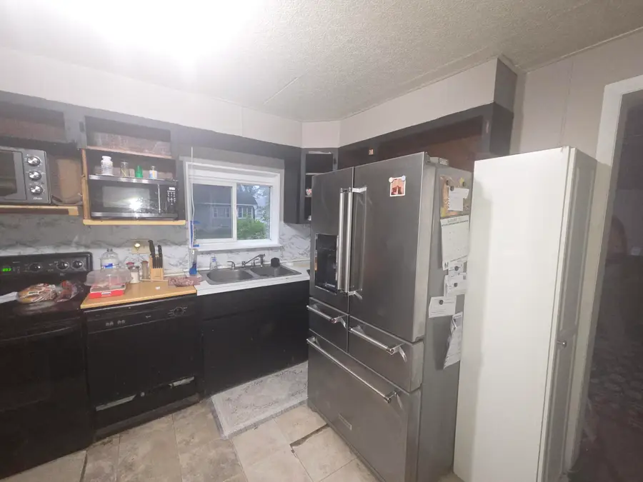 400 N 6th Street, Coleman, MI 48618 - #3