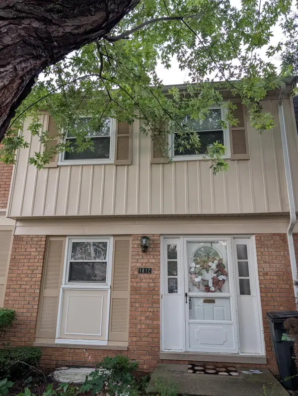 1812 Brentwood Drive, Troy, MI 48098