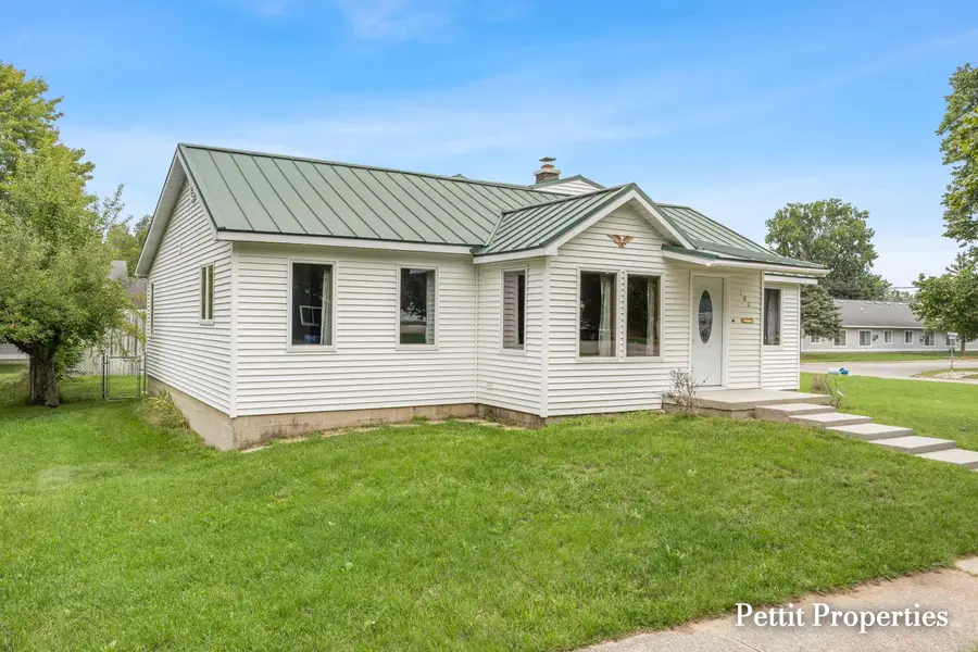 302 John Street, Clare, MI 48617 - #2
