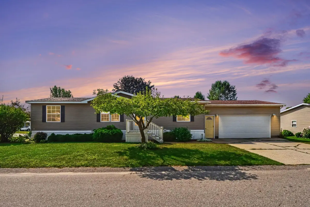 3524 Cloverfield Drive, Cedar Springs, MI 49319 - #1