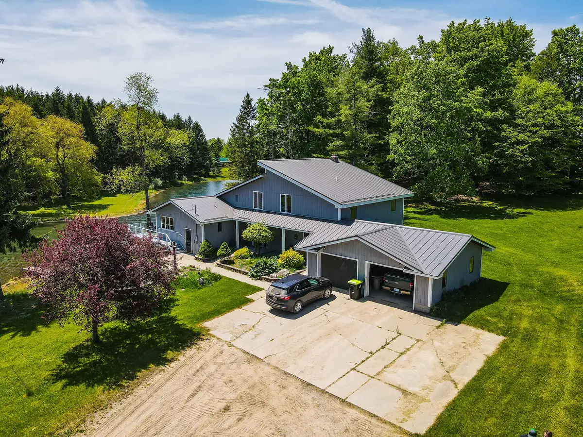 5260 N Hockaday Road, Gladwin, MI 48624 - #1