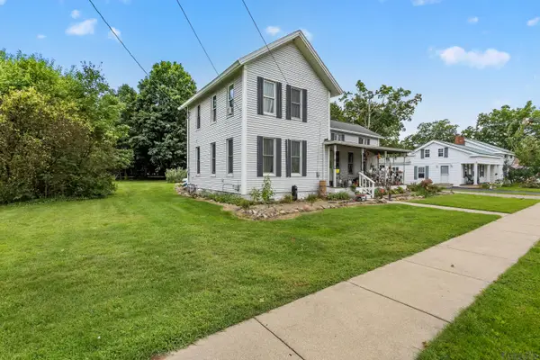 204 South Street, Jonesville, MI 49250