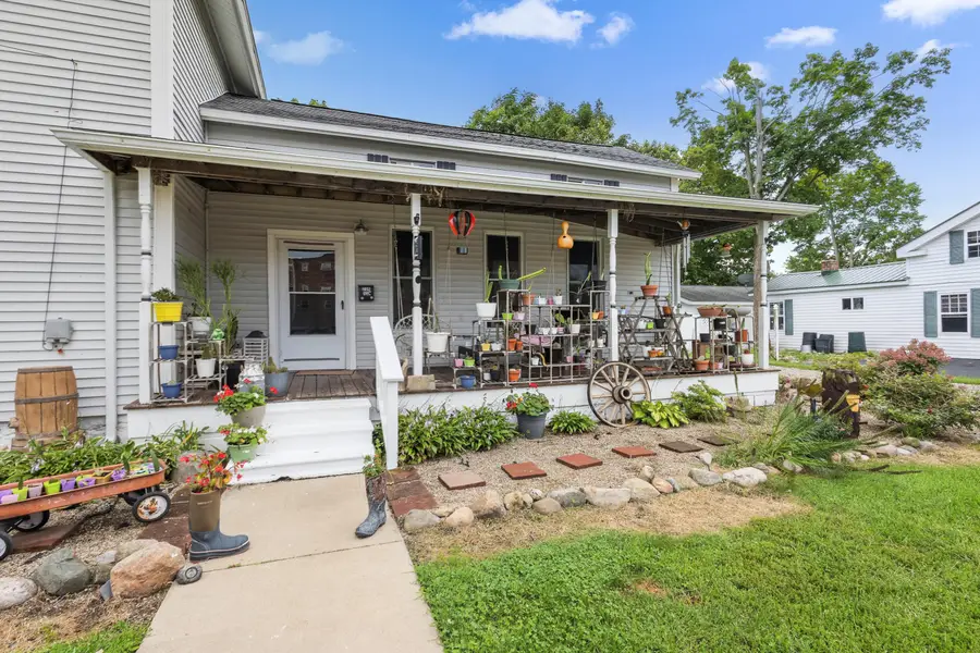 204 South Street, Jonesville, MI 49250 - #3