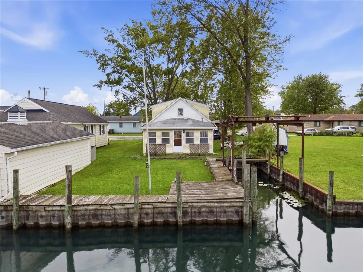 124 N Park Drive, Algonac, MI 48001 - #1