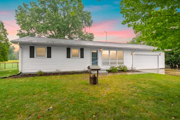 10541 S Sprinkle Road, Vicksburg, MI 49097