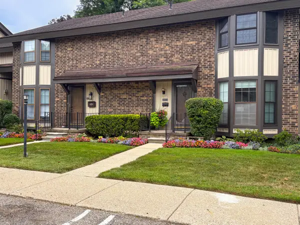 25073 Oakbrooke Drive, Southfield, MI 48033