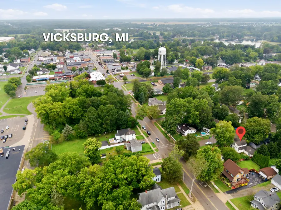 110 N Pearl Street, Vicksburg, MI 49097 - #3