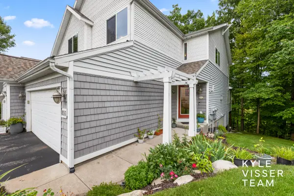 816 Pinnacle Run Drive Se #21, Grand Rapids, MI 49546