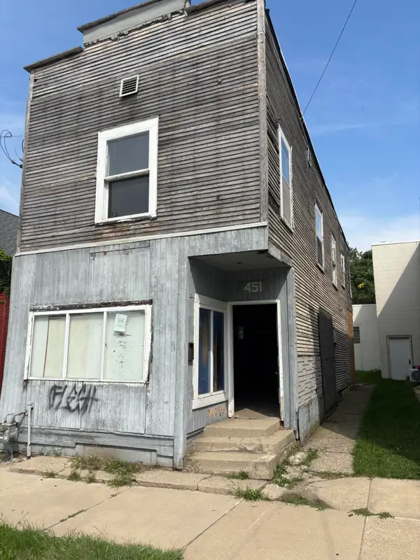 451 Carrier Street Ne, Grand Rapids, MI 49505