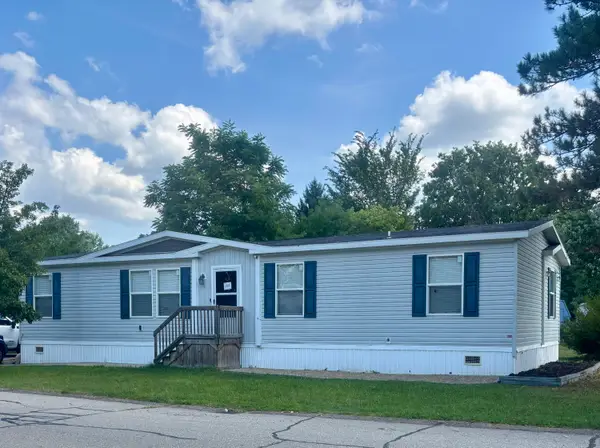 7061 W Bickett Boulevard, Lansing, MI 48911