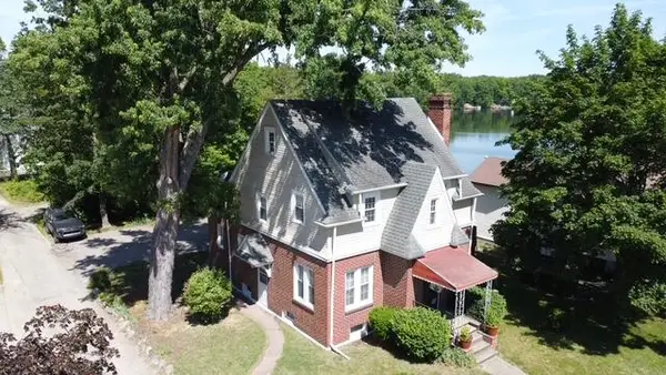 601 N Kalamazoo Street, Paw Paw, MI 49079