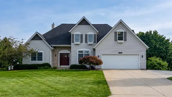 9521 Ridgecrest Drive, Zeeland, MI 49464