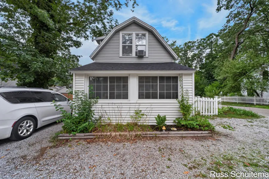 15831 Cherry Street, Spring Lake, MI 49456 - #2