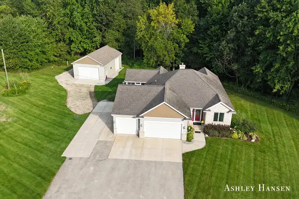 8289 Tiffany Avenue Ne, Rockford, MI 49341