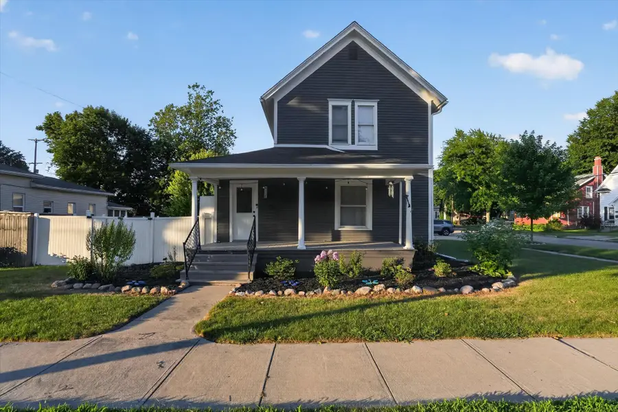 125 E Lincoln Street, Grand Ledge, MI 48837 - #3