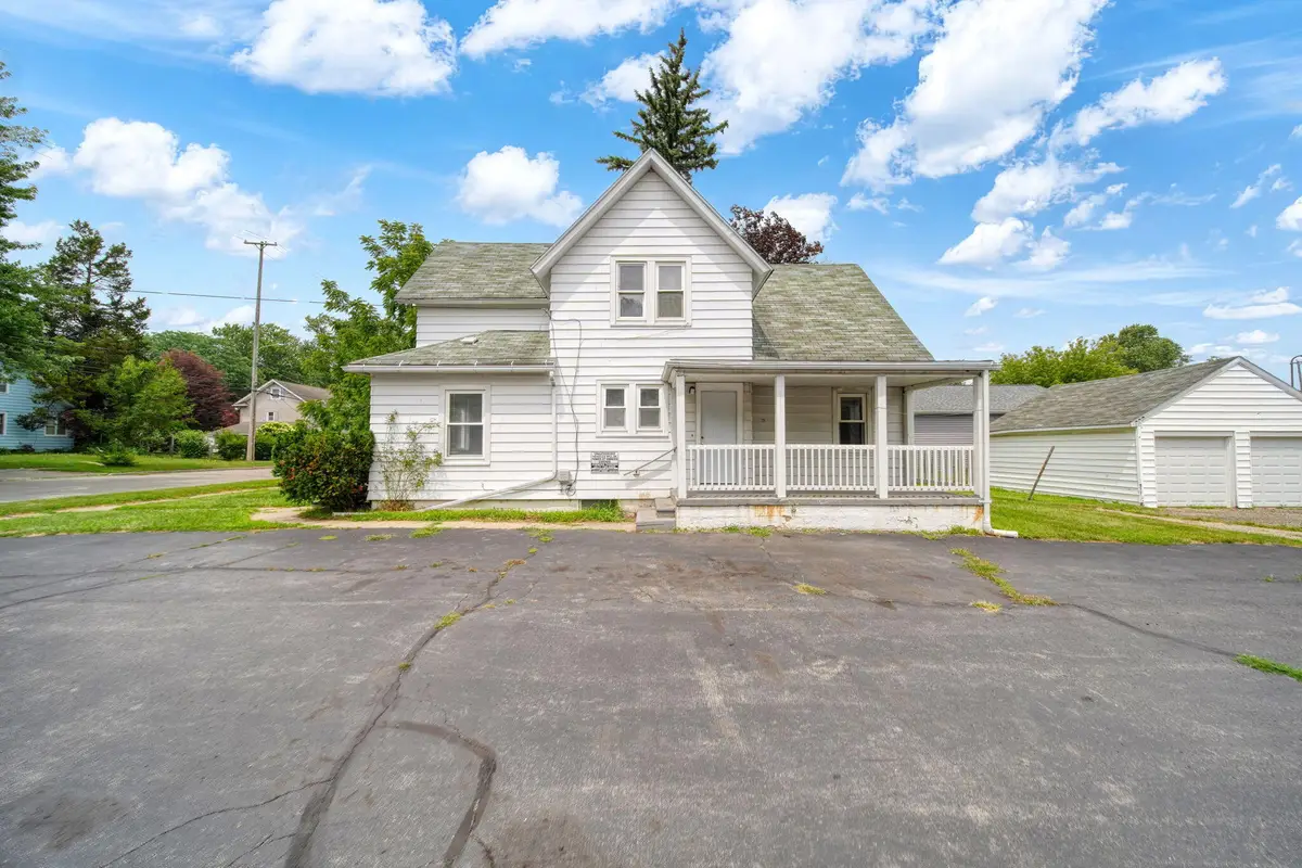 1209 3rd Street, Jackson, MI 49203 - #1