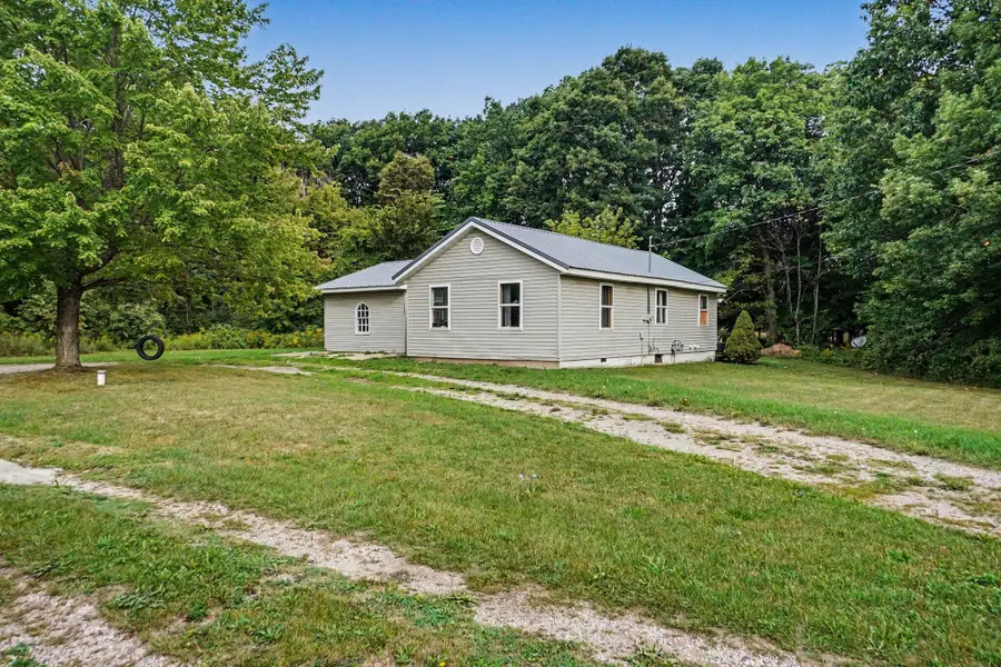 2225 S Wisner Avenue, Fremont, MI 49412 - #3