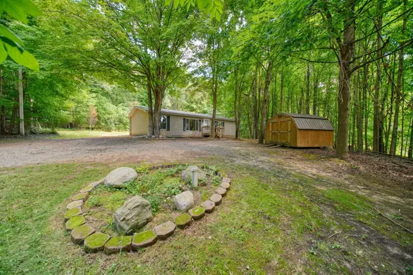11831 Winfield Road, Jonesville, MI 49250