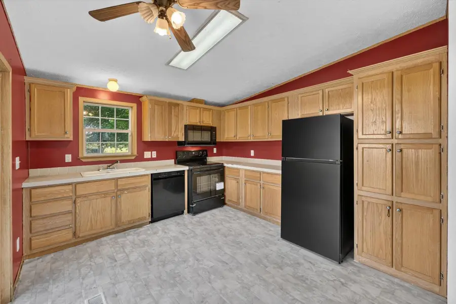 105 S Stone Avenue, Battle Creek, MI 49014 - #3