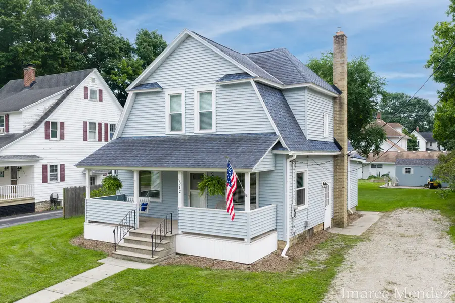 312 Emmons Street Se, Caledonia, MI 49316 - #2