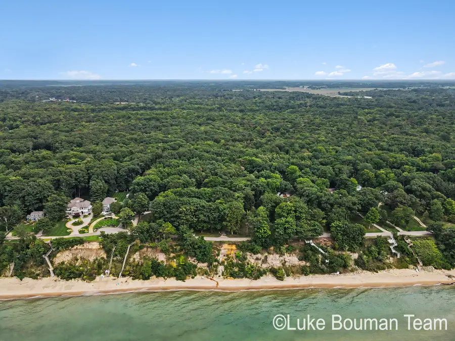 2801 Lakeshore Drive, Fennville, MI 49408 - #2