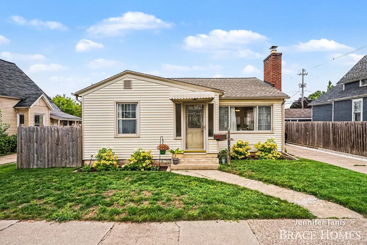 147 E 16th Street, Holland, MI 49423 - #1