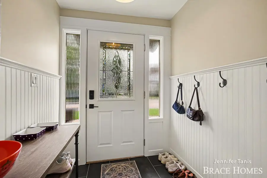147 E 16th Street, Holland, MI 49423 - #2