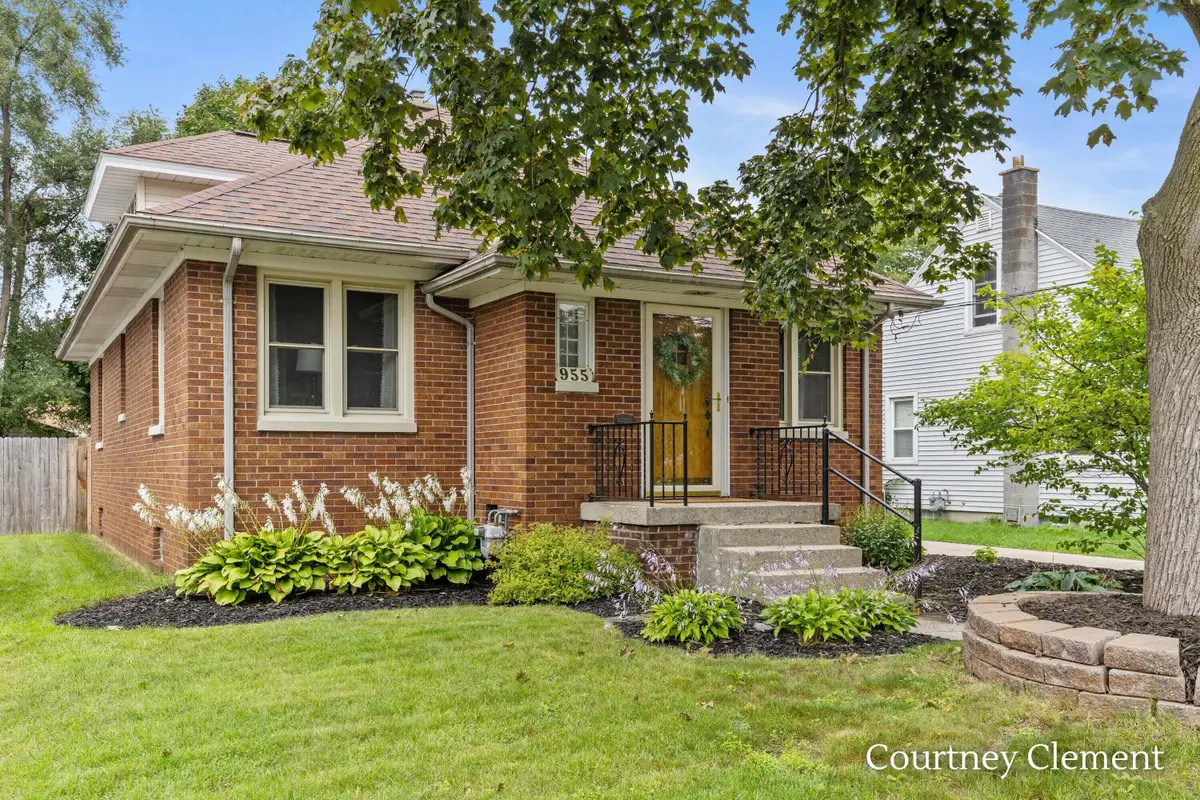 955 Northlawn Street Ne, Grand Rapids, MI 49505 - #1