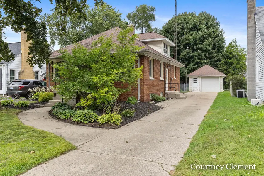 955 Northlawn Street Ne, Grand Rapids, MI 49505 - #3