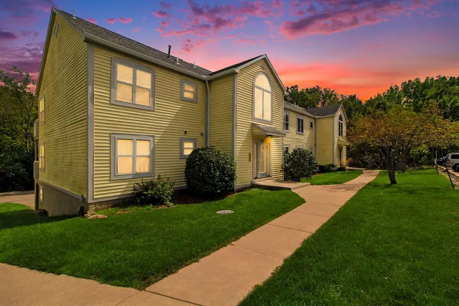 2241 S Huron Parkway #1, Ann Arbor, MI 48104 - #3