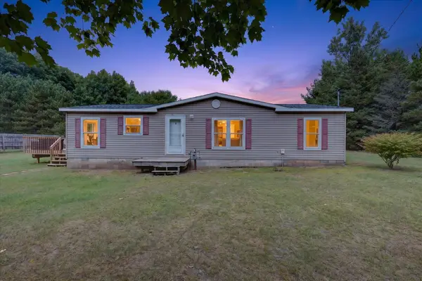 16468 W Howard City Edmore Road, Howard City, MI 49329