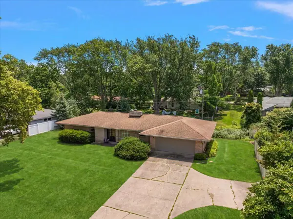 838 S Shore Drive, Holland, MI 49423