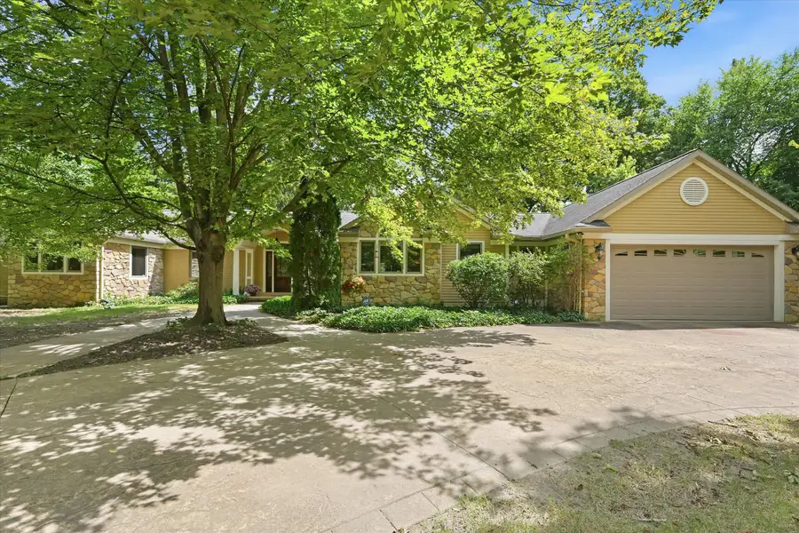 521 Rock Creek Drive, Ann Arbor, MI 48104 - #2